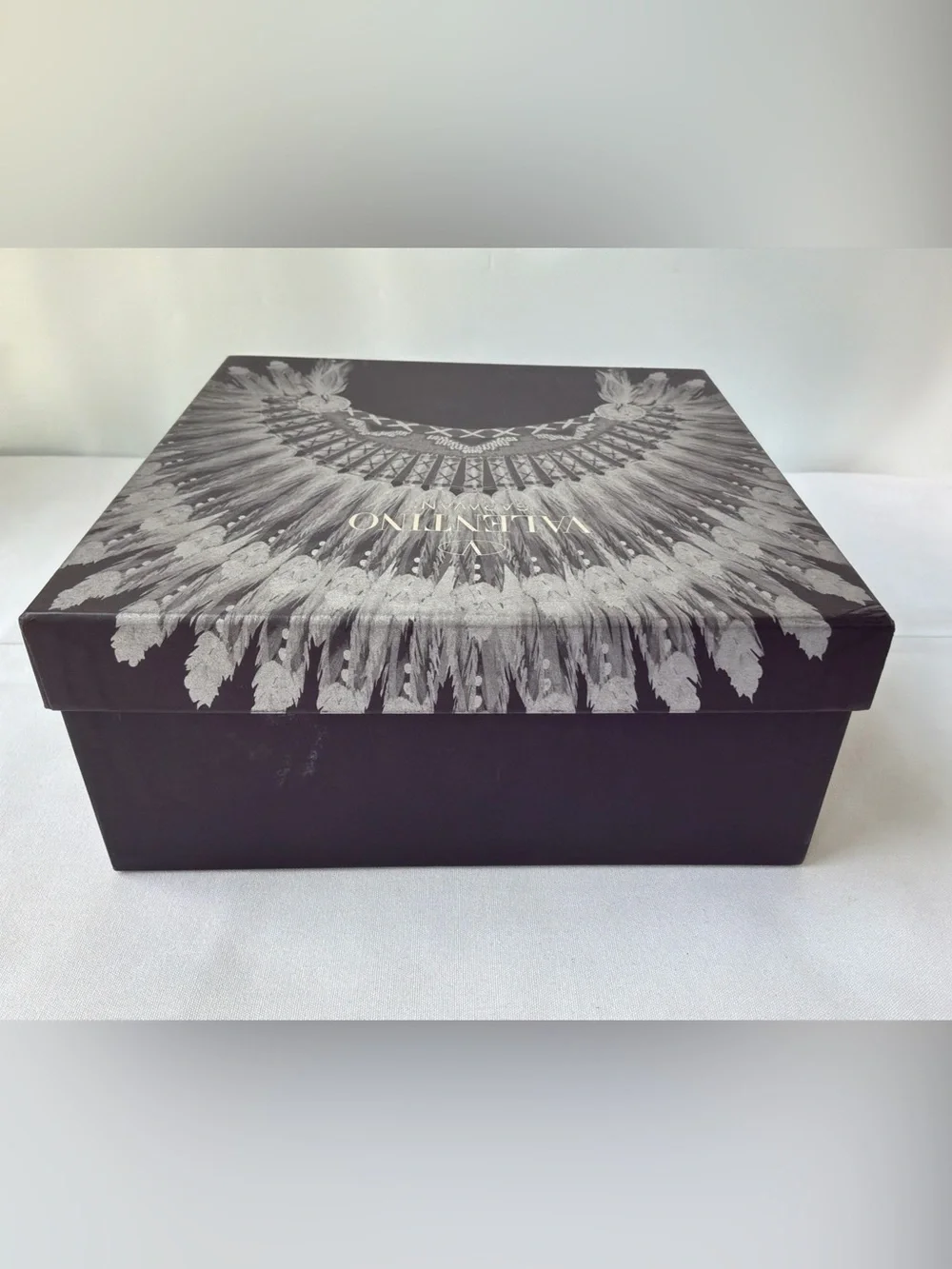 AUTHENTIC VALENTINO GARAVANI EMPTY GIFT/SHOE BOX 9 X 9 X 4